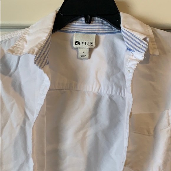 White button down top - Picture 2 of 4